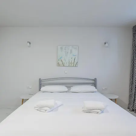 Petritis B Hébergement de vacances Nea Iraklitsa